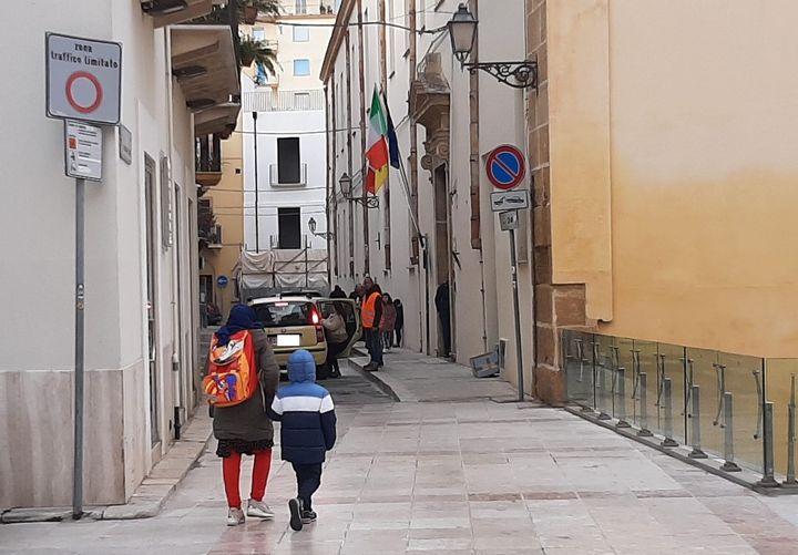 Ztl movimento veicolare consentito negli orari scolastici di ingresso/uscita